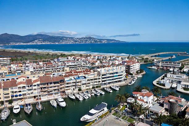 Charmante Maison Coeur De Ville 650M Plage Empuriabrava Buitenkant foto